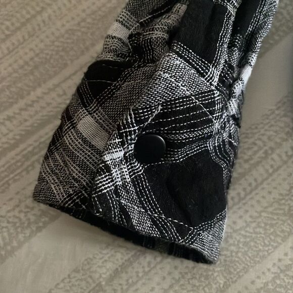 74AMK Boys Distressed Black & White Plaid Button Down Shirt - Picture 4 of 6